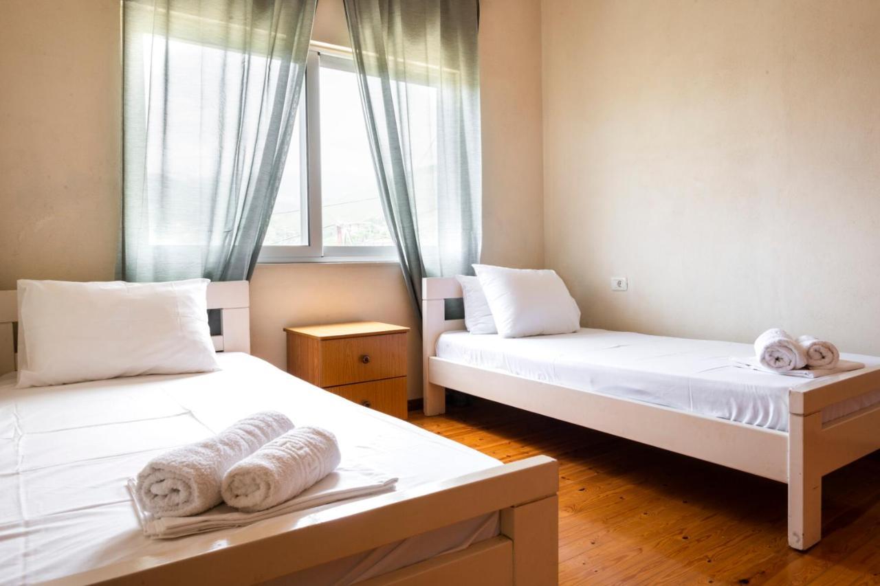 Janakis Apartments Himare Exterior foto
