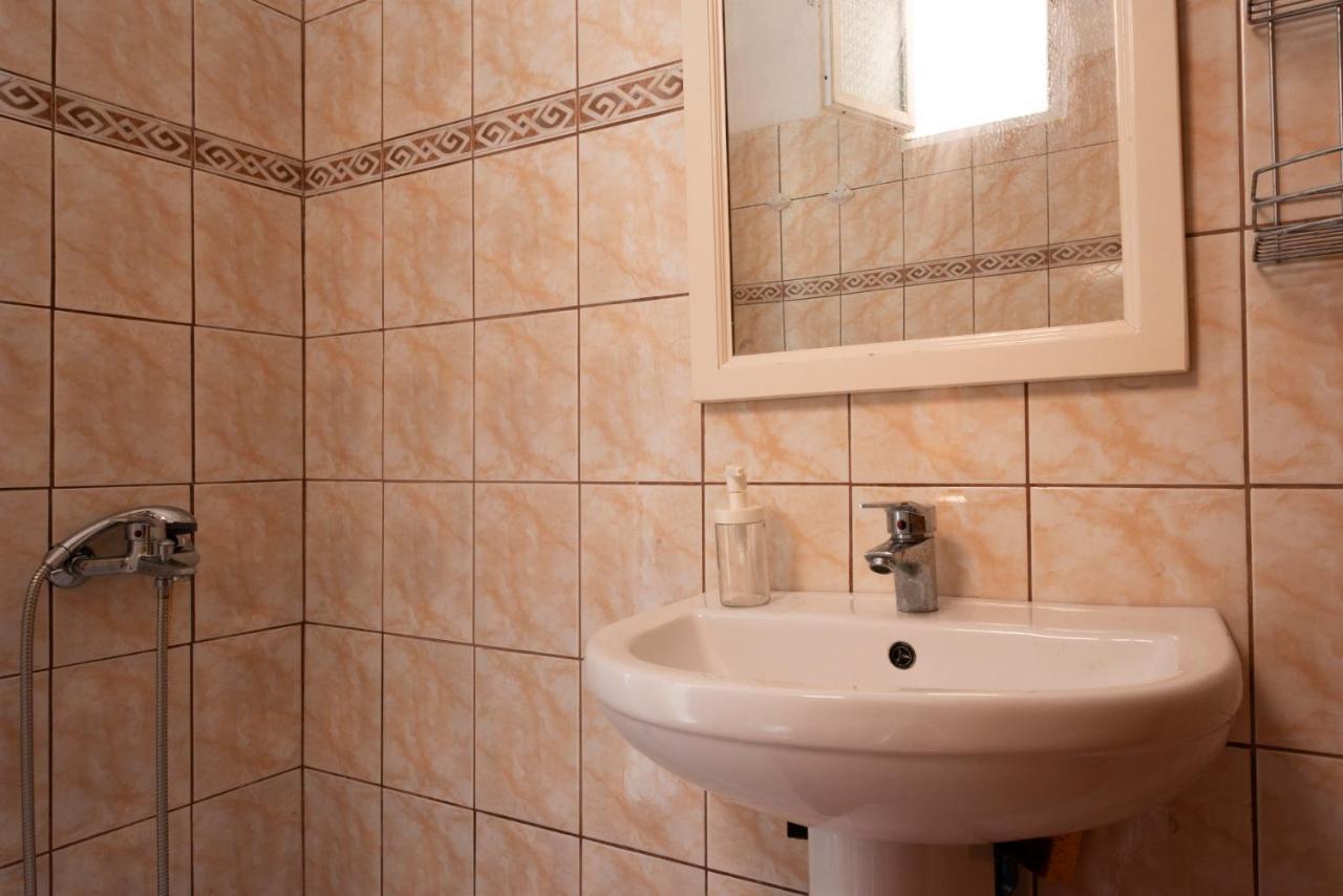 Janakis Apartments Himare Exterior foto