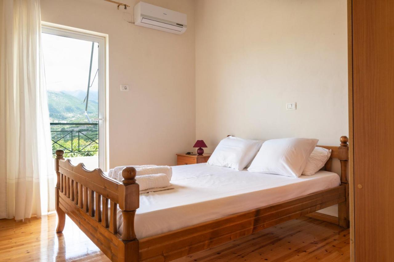 Janakis Apartments Himare Exterior foto
