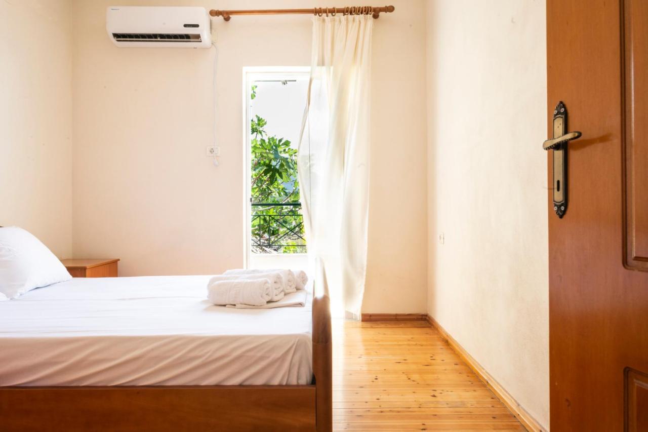 Janakis Apartments Himare Exterior foto